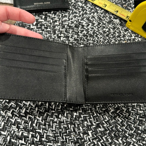 Men’s black Michael Kors pebbled leather wallet - Picture 10 of 11